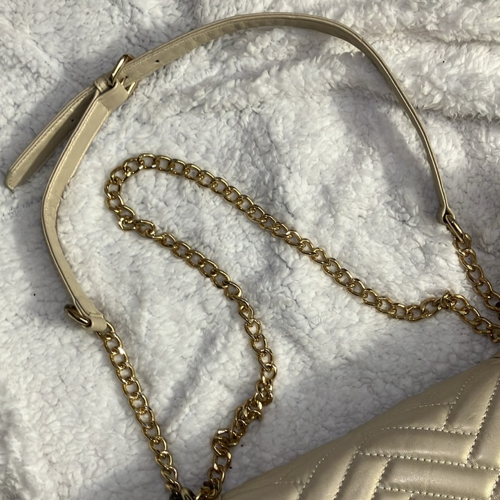 Gold BCBG Paris Chain Strap Crossbody Bag - Picture 3 of 10